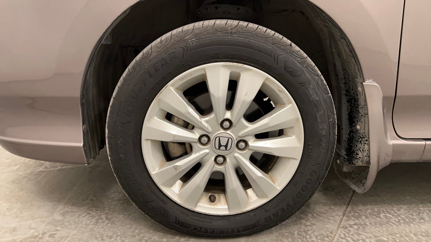 Used 2012 Honda City 1.5 V MT Petrol Manual tyres LEFT FRONT TYRE RIM VIEW