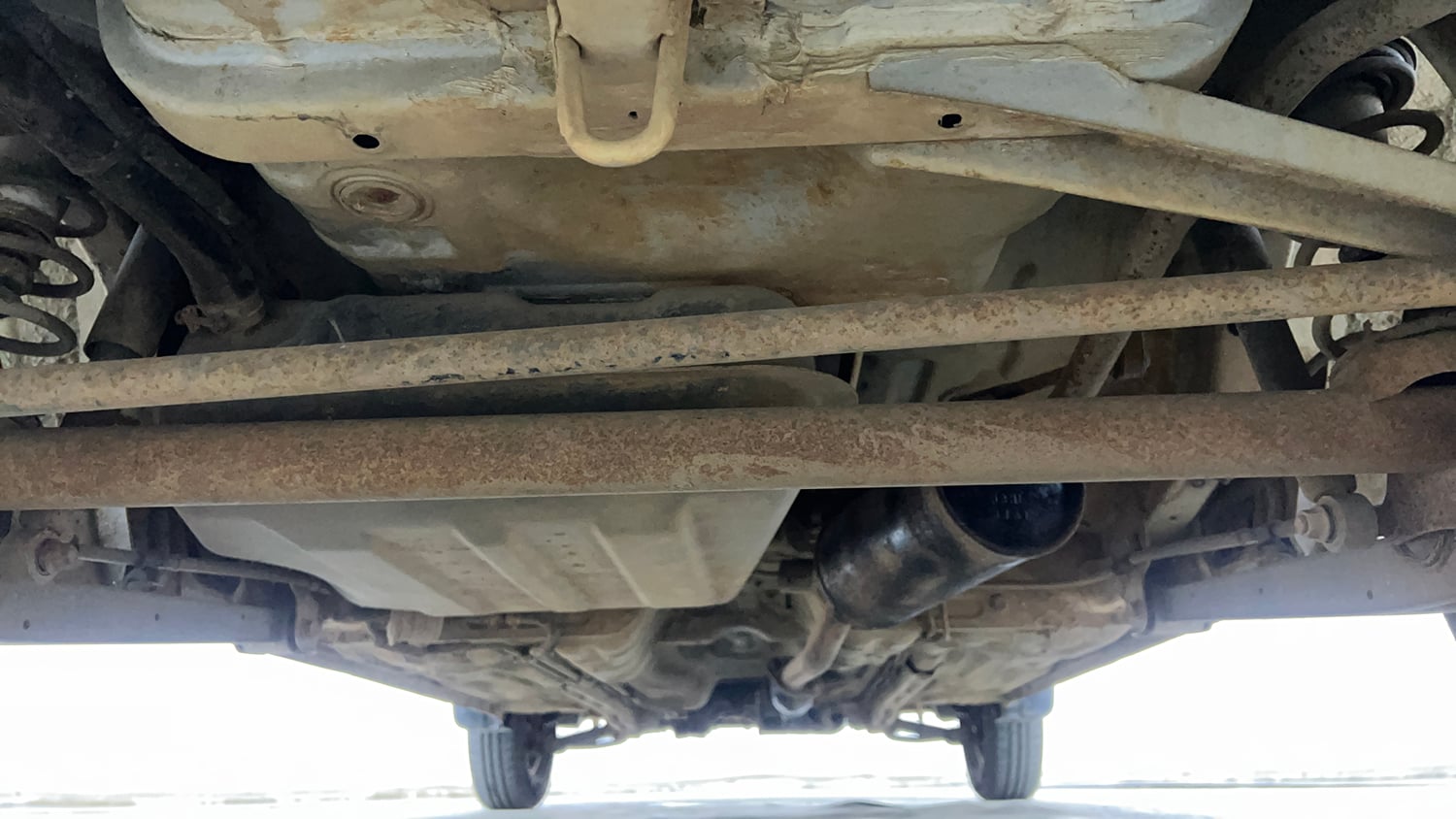 Used 2014 Maruti Suzuki Alto 800 Lxi Petrol Manual extra REAR UNDERBODY VIEW (TAKEN FROM REAR)