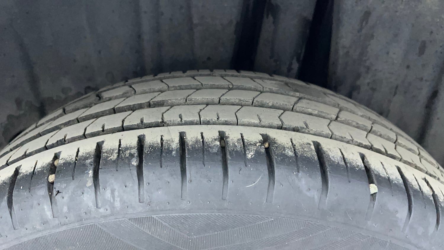 Used 2024 Toyota Glanza V Petrol Manual tyres LEFT REAR TYRE TREAD VIEW