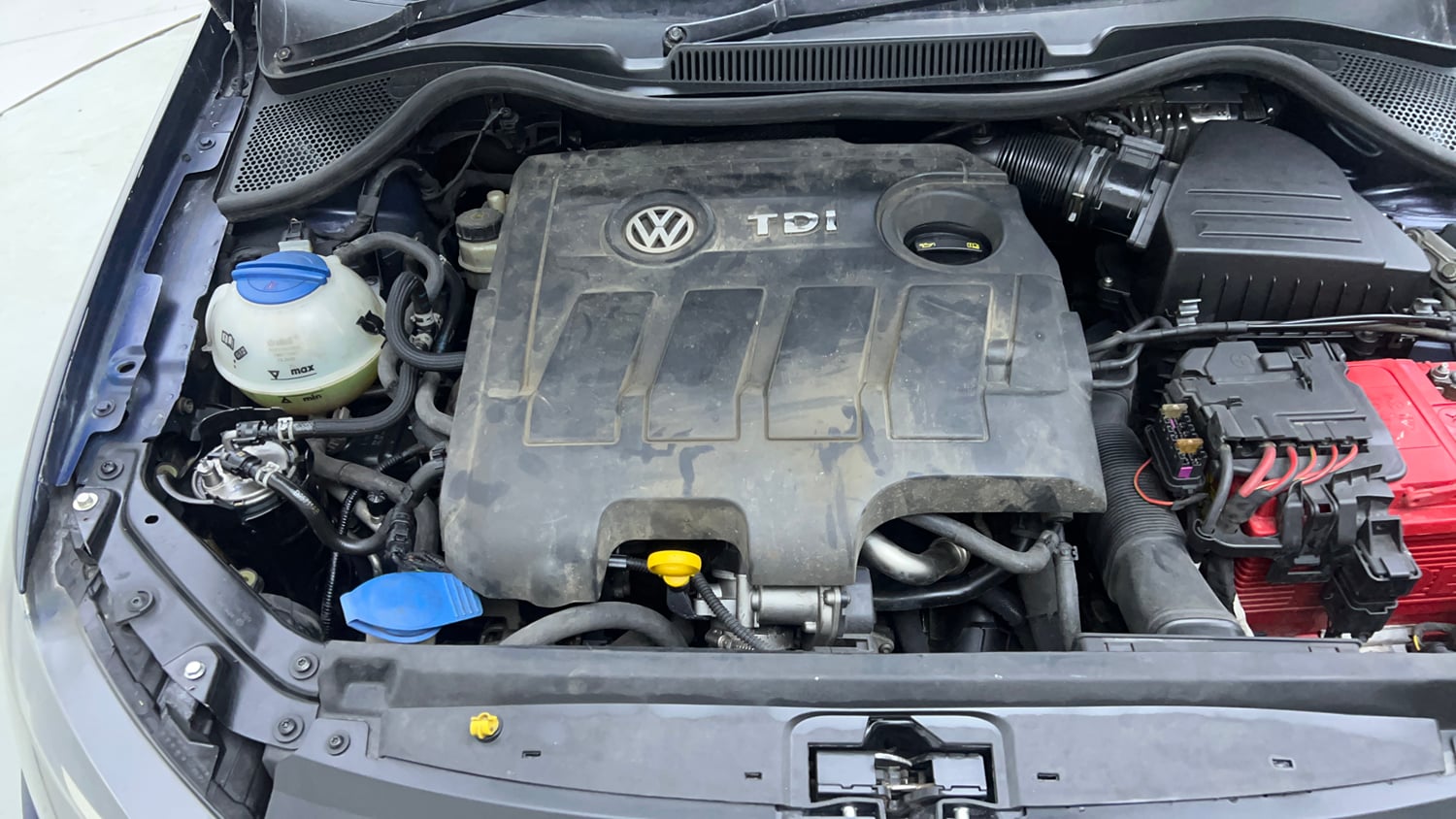 Used 2015 Volkswagen Vento Highline Diesel Diesel Manual engine ENGINE RIGHT SIDE VIEW