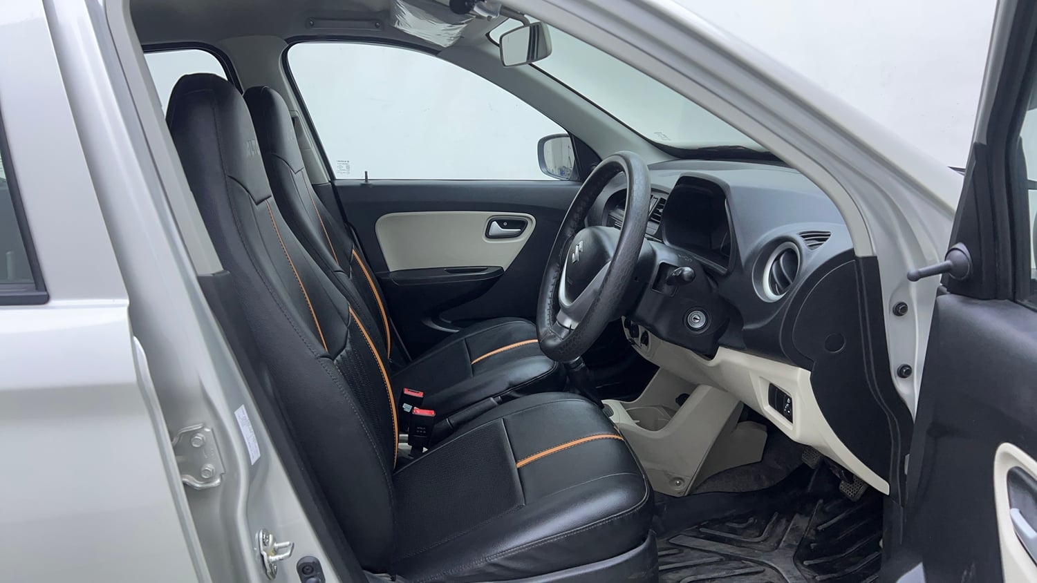 Used 2022 Maruti Suzuki Alto 800 VXi Petrol Manual interior RIGHT SIDE FRONT DOOR CABIN VIEW