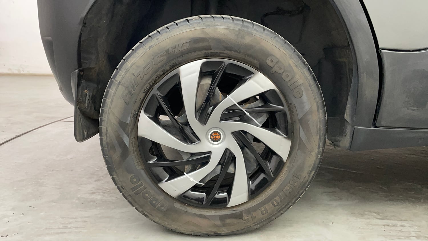 Used 2023 Tata Punch Accomplished MT Petrol Manual tyres RIGHT REAR TYRE RIM VIEW