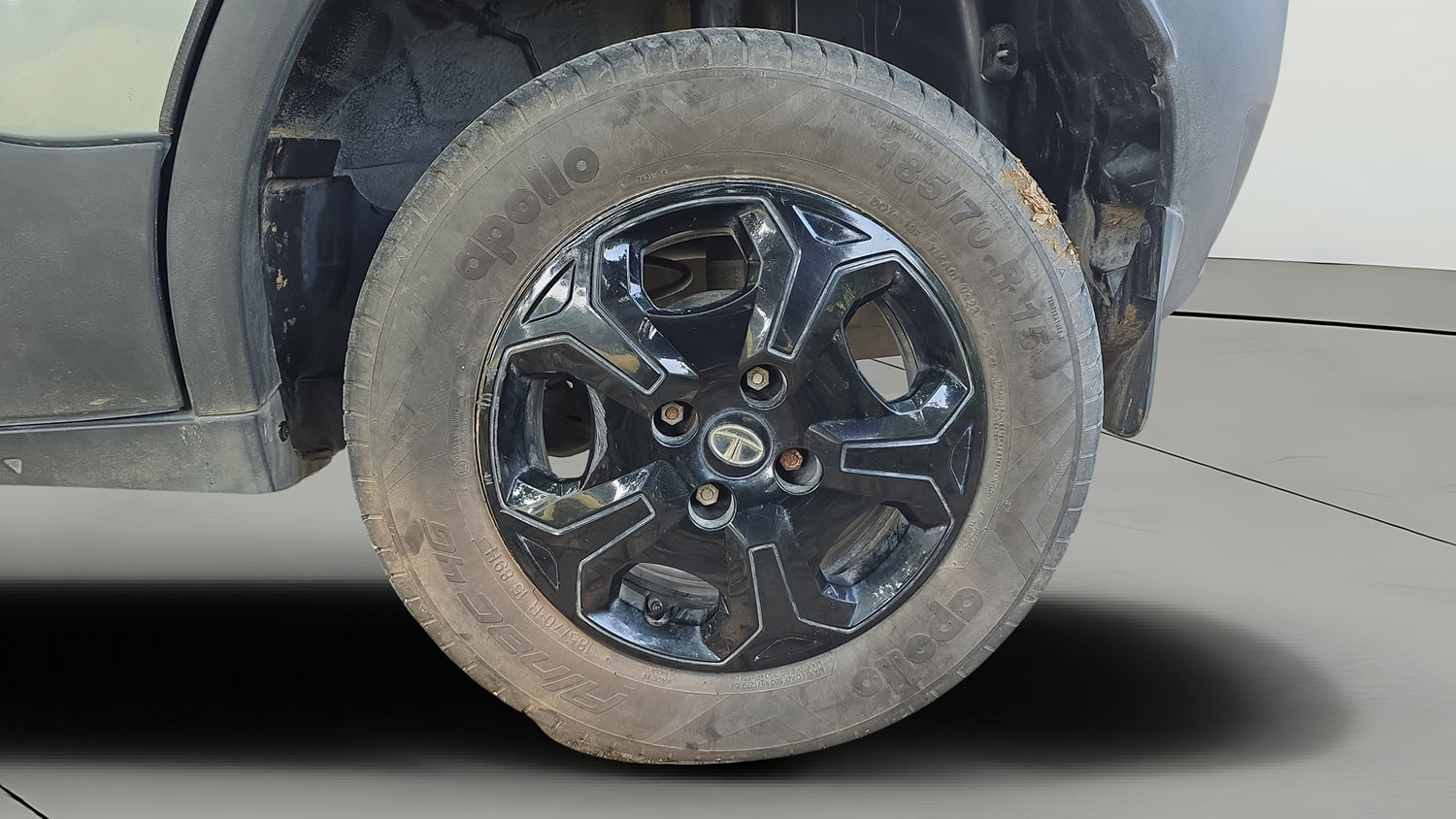 Used 2023 Tata Punch Accomplished MT Petrol Manual tyres LEFT REAR TYRE RIM VIEW
