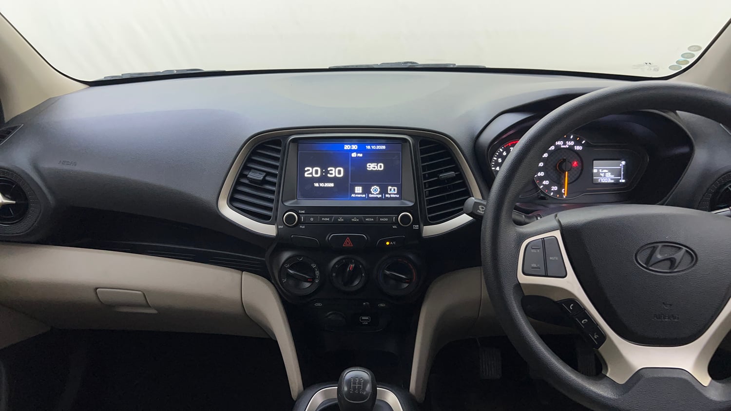 Used 2022 Hyundai Santro Sportz Petrol Manual interior MUSIC SYSTEM & AC CONTROL VIEW