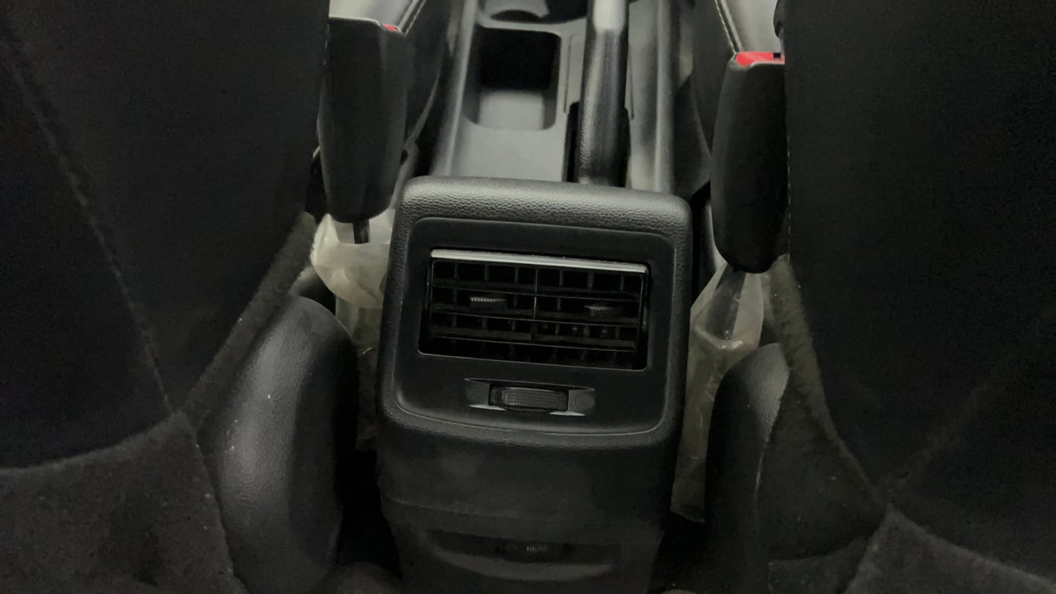 Used 2019 Hyundai Grand i10 Magna 1.2 Kappa VTVT Petrol Manual top_features 2nd row AC vent