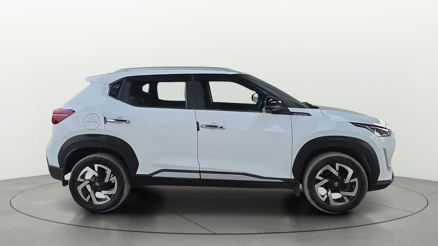 Used 2022 Nissan Magnite XV Premium Turbo CVT Petrol Automatic exterior RIGHT SIDE VIEW