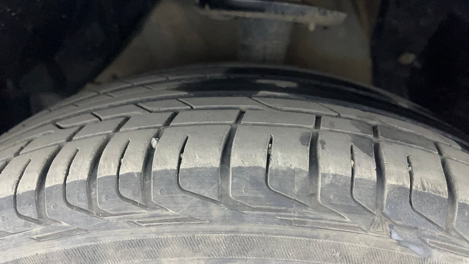 Used 2018 Maruti Suzuki S-Cross Zeta 1.3 Diesel Manual tyres LEFT FRONT TYRE TREAD VIEW