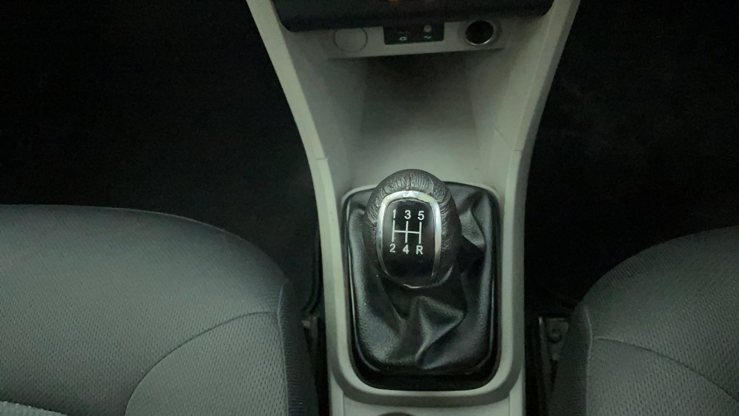 Used 2018 Tata Tiago Revotron XZ Petrol Manual interior GEAR  KNOB VIEW