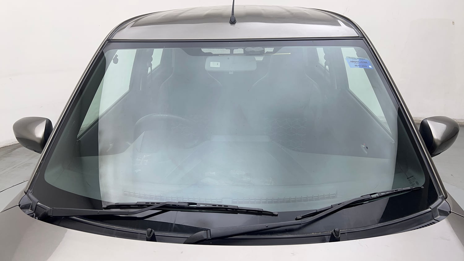 Used 2022 Maruti Suzuki Wagon R VXI 1.0 Petrol Manual exterior FRONT WINDSHIELD VIEW