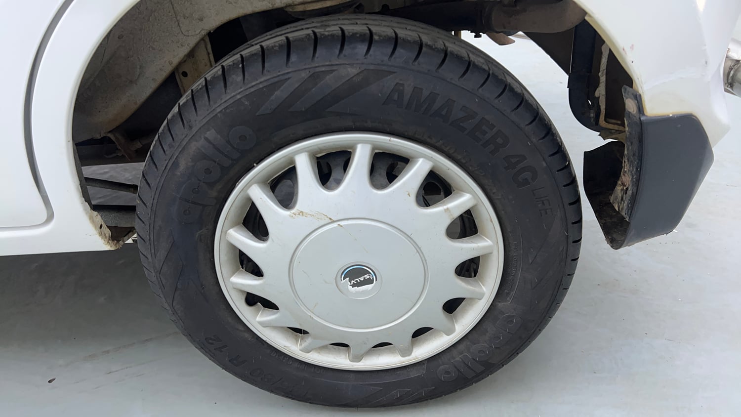 Used 2014 Maruti Suzuki Alto 800 Lxi Petrol Manual tyres LEFT REAR TYRE RIM VIEW