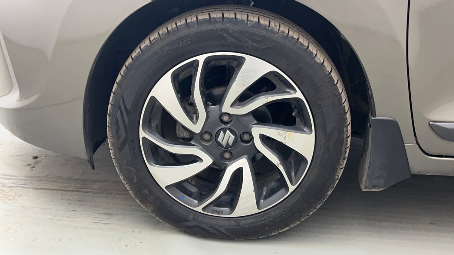Used 2020 Maruti Suzuki Baleno Alpha Automatic Petrol Automatic tyres LEFT FRONT TYRE RIM VIEW