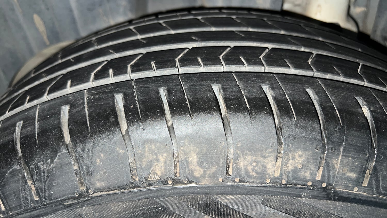 Used 2019 Mahindra XUV 300 1.2 W6 Petrol Manual tyres RIGHT REAR TYRE TREAD VIEW