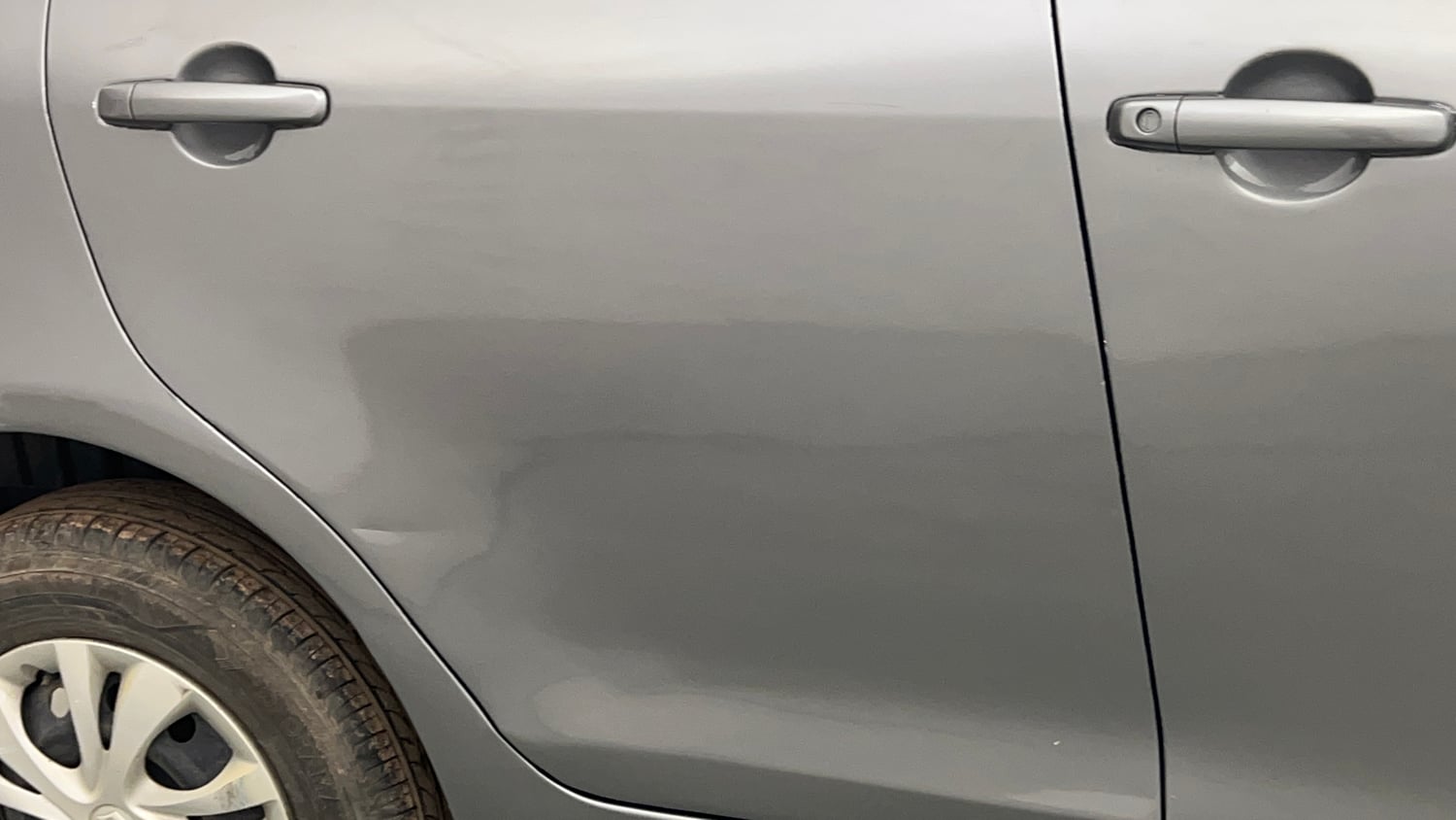 Used 2015 Maruti Suzuki Swift VXi Petrol Manual dents MINOR DENT