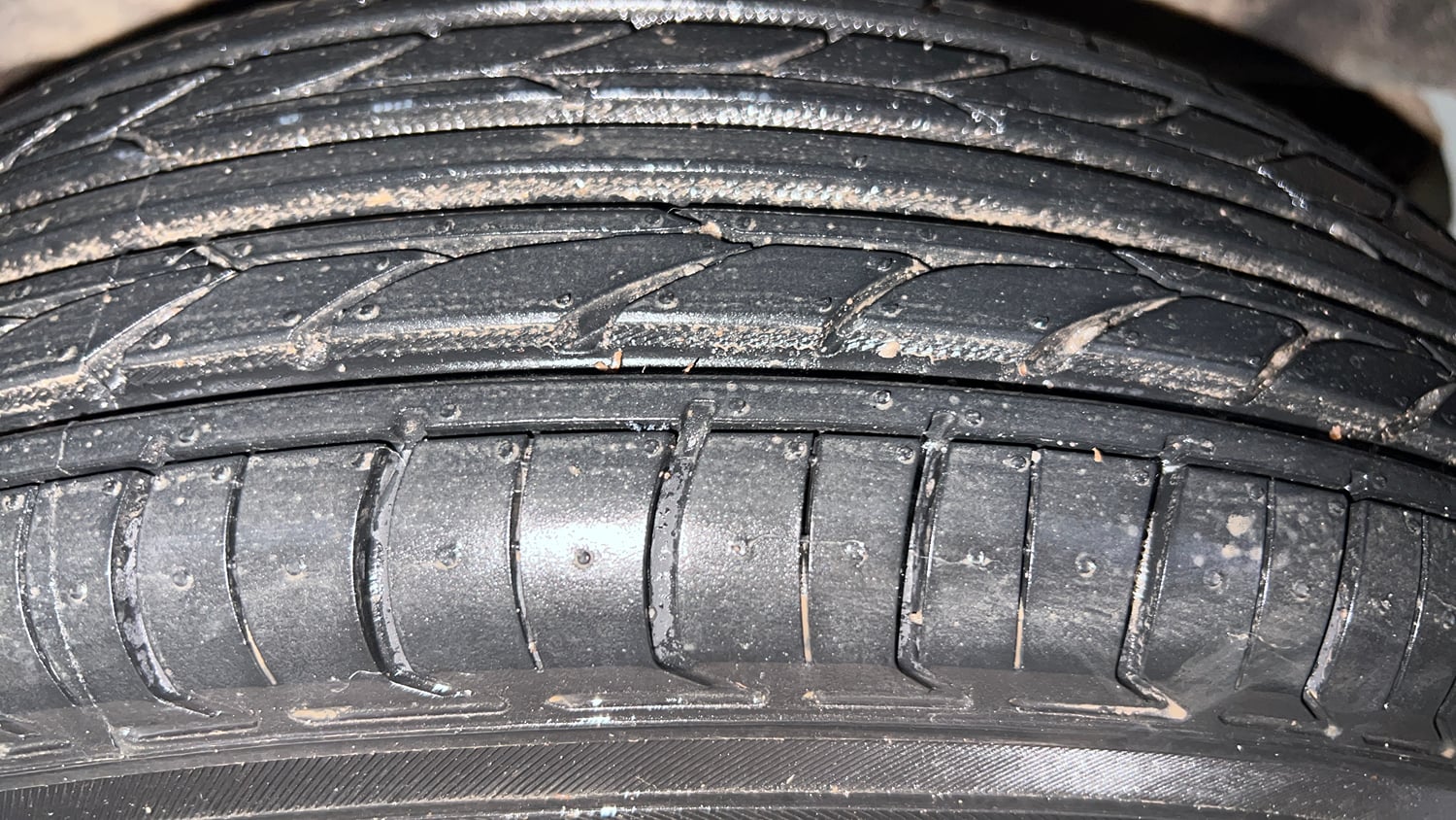 Used 2017 Renault Kwid 1.0 RXT AMT Petrol Automatic tyres LEFT REAR TYRE TREAD VIEW