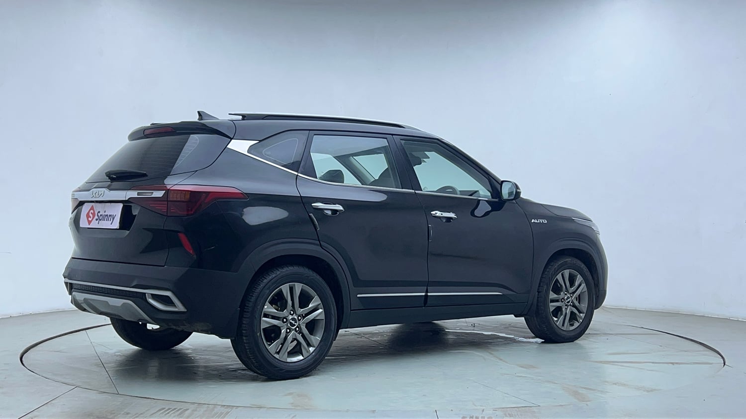 Used 2023 Kia Seltos HTX 1.5 Diesel AT Diesel Automatic exterior RIGHT REAR CORNER VIEW
