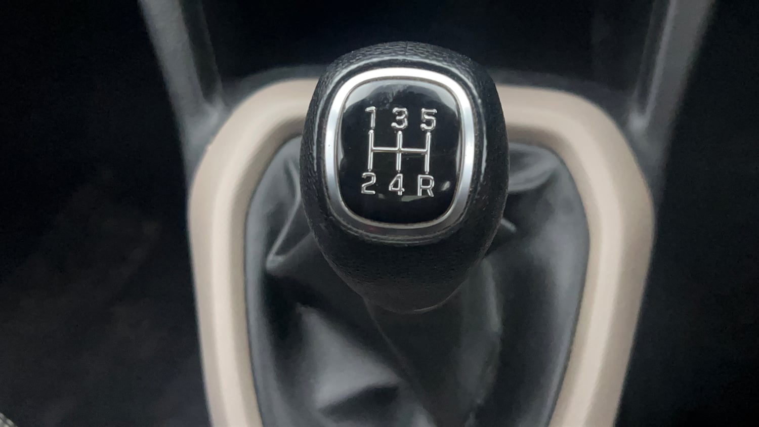 Used 2019 Hyundai Grand i10 Sportz 1.2 Kappa VTVT Petrol Manual interior GEAR  KNOB VIEW
