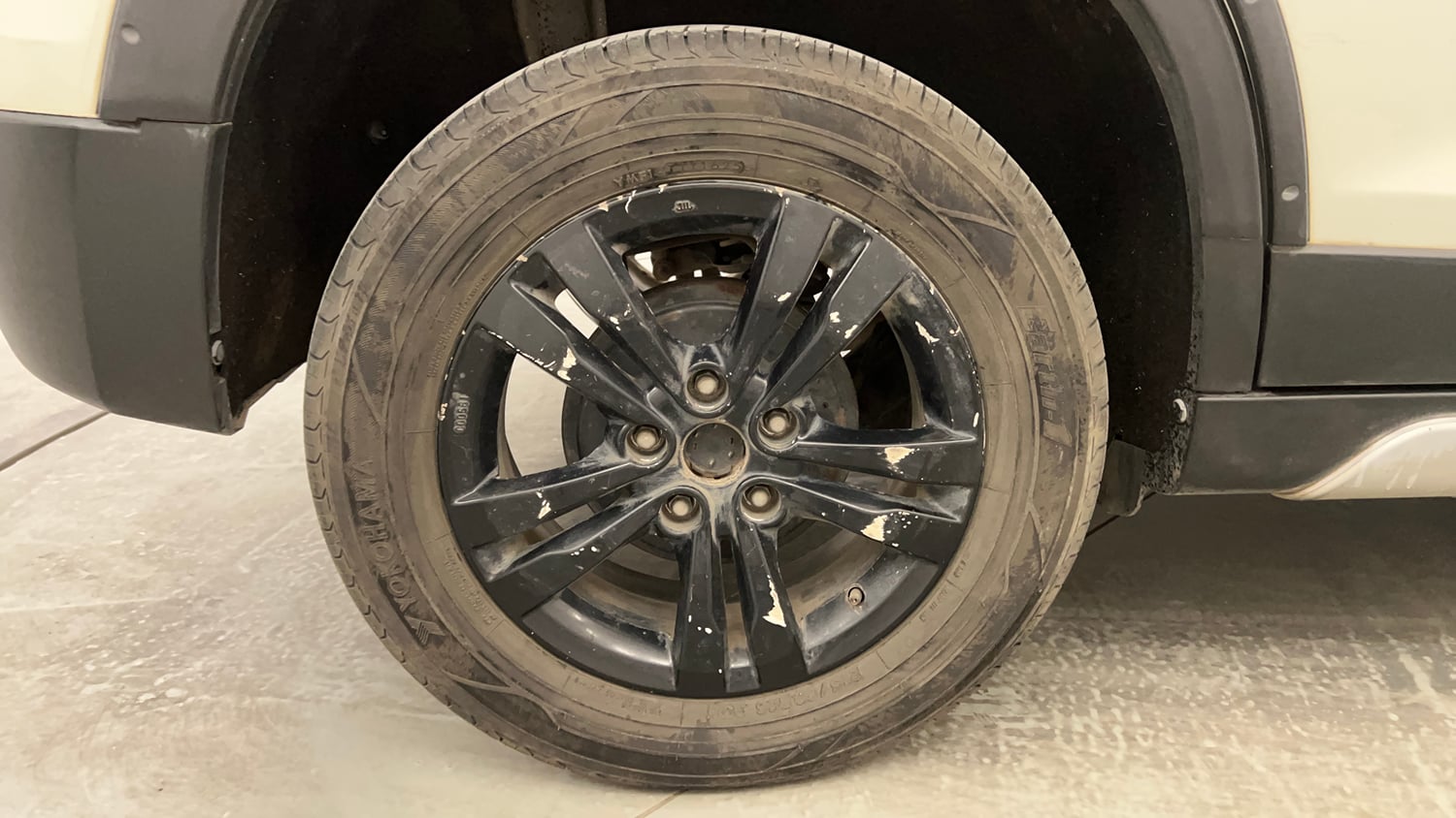 Used 2019 Maruti Suzuki Vitara Brezza [2016-2020] ZDi Plus Diesel Manual tyres RIGHT REAR TYRE RIM VIEW