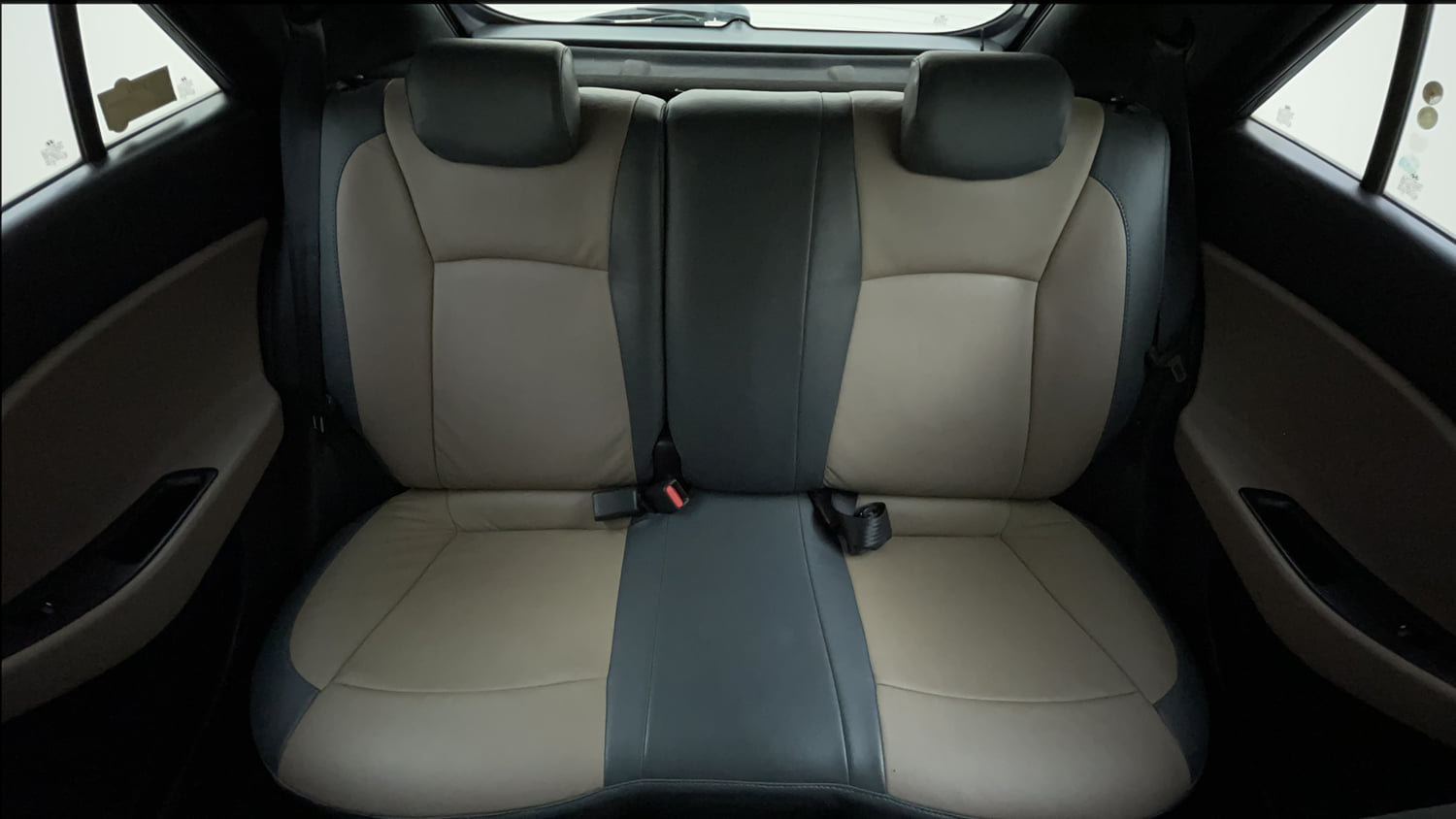 Used 2014 Hyundai Elite i20 Asta 1.2 Petrol Manual interior REAR SEAT CONDITION VIEW