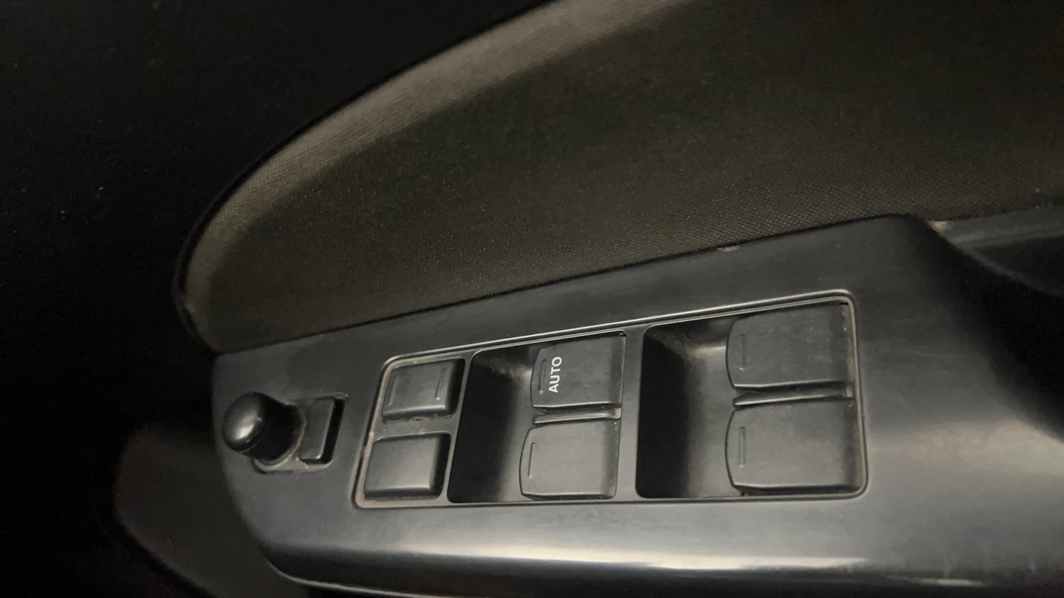 Used 2015 Maruti Suzuki Swift VXi Petrol Manual top_features Power windows