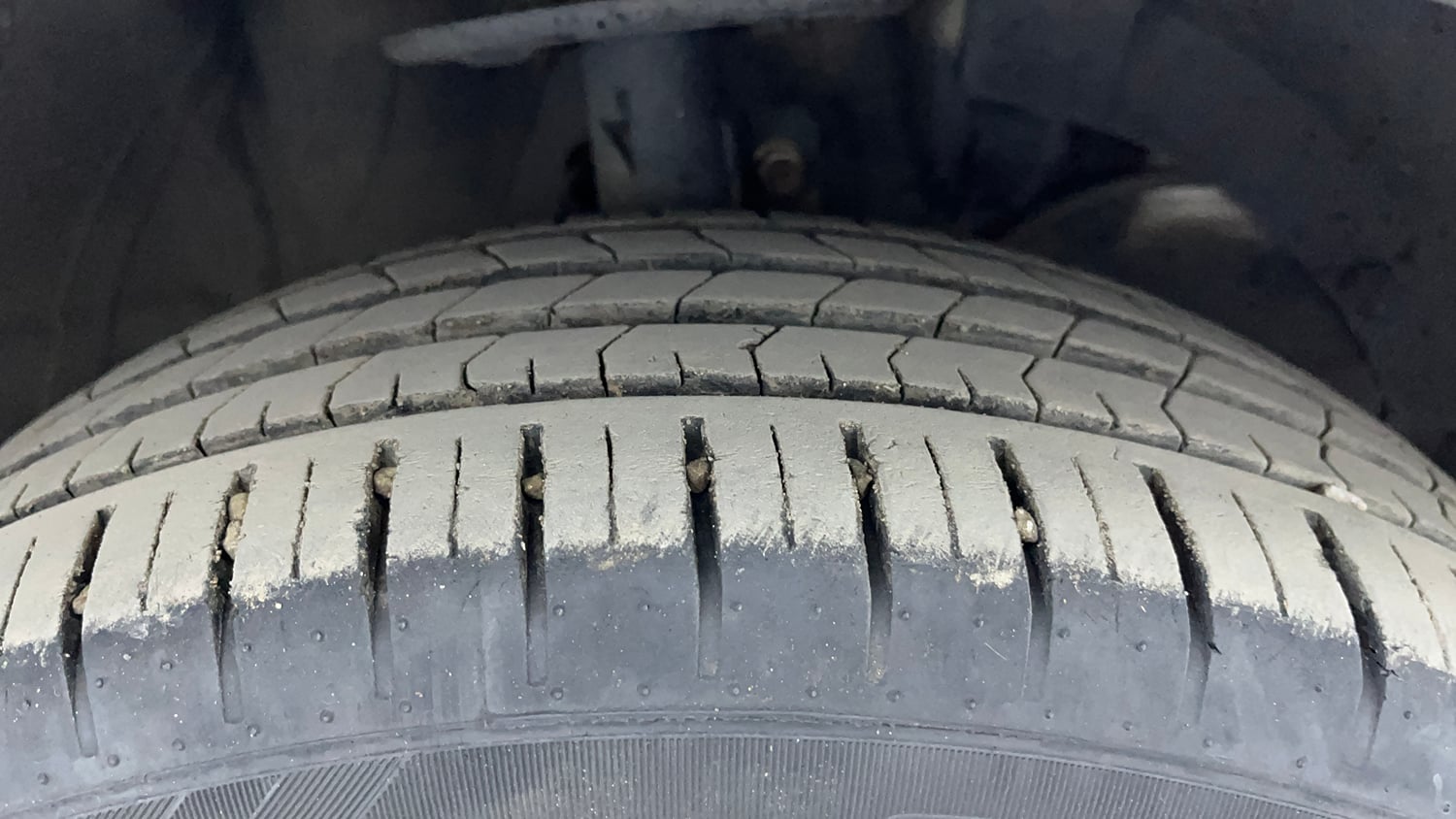 Used 2024 Toyota Glanza V Petrol Manual tyres RIGHT FRONT TYRE TREAD VIEW