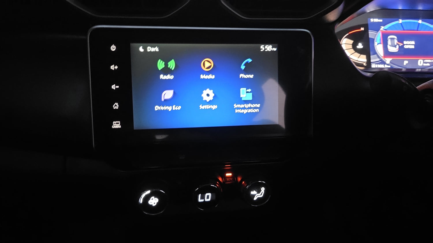 Used 2022 Nissan Magnite XV Premium Turbo CVT Petrol Automatic interior MUSIC SYSTEM & AC CONTROL VIEW