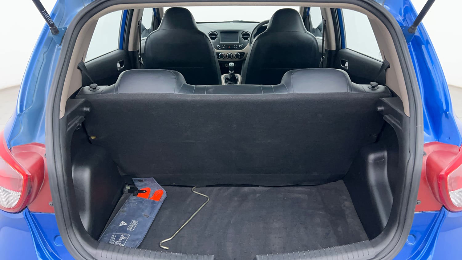 Used 2019 Hyundai Grand i10 Sportz 1.2 Kappa VTVT Petrol Manual interior DICKY INSIDE VIEW
