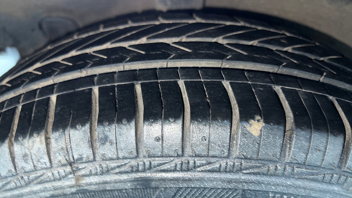 Used 2013 Hyundai Grand i10 Magna 1.2 Kappa VTVT Petrol Manual tyres RIGHT REAR TYRE TREAD VIEW