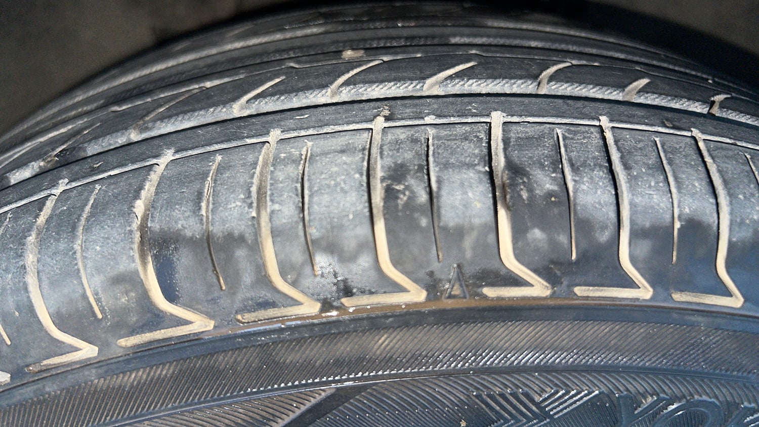 Used 2017 Tata Tigor Revotorq XZ Diesel Manual tyres RIGHT FRONT TYRE TREAD VIEW