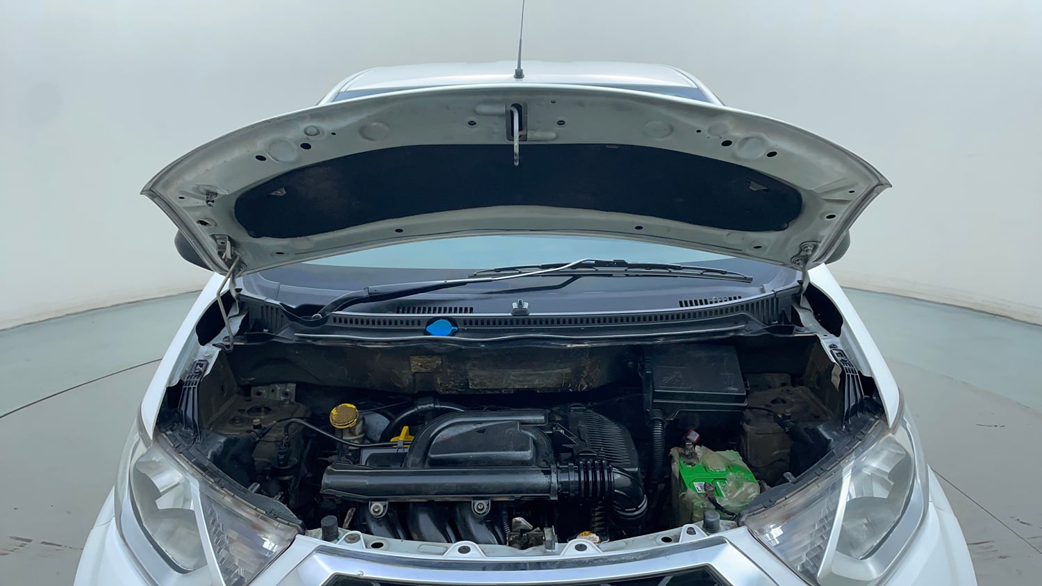 Used 2016 Datsun Redi-GO T (O) Petrol Manual engine ENGINE & BONNET OPEN FRONT VIEW