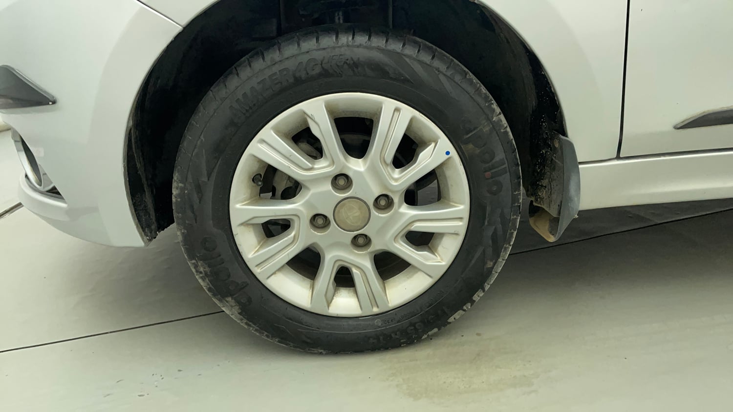 Used 2018 Tata Tiago Revotron XZ Petrol Manual tyres LEFT FRONT TYRE RIM VIEW