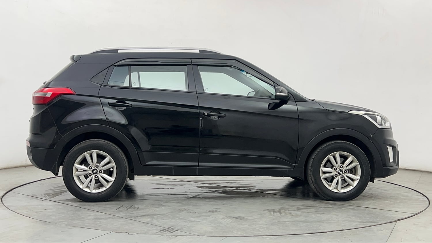 Used 2016 Hyundai Creta 1.6 SX Diesel Manual exterior RIGHT SIDE VIEW