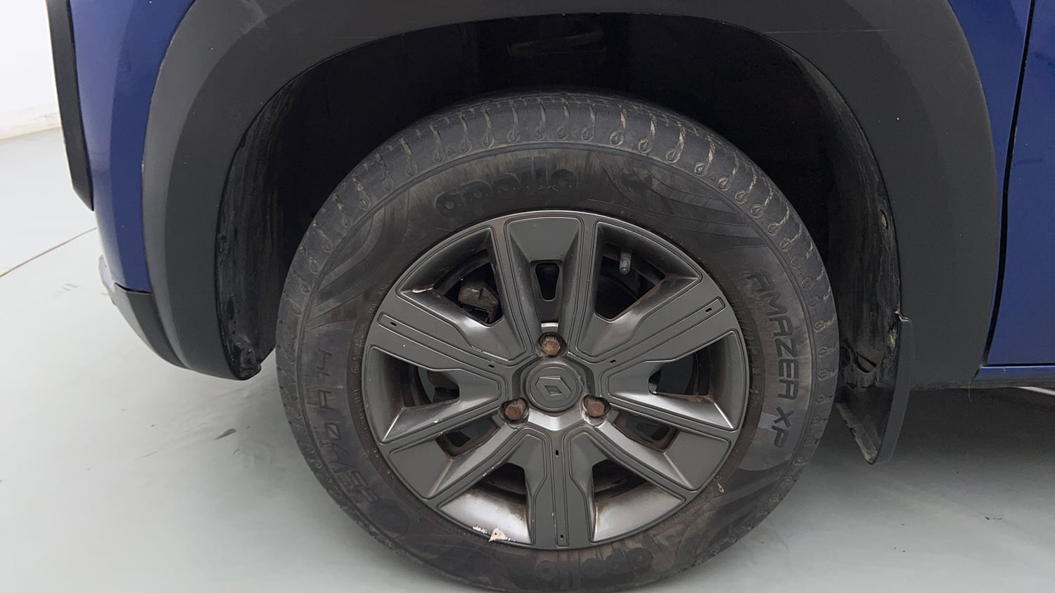 Used 2021 Renault Kwid CLIMBER 1.0 AMT Opt Petrol Automatic tyres LEFT FRONT TYRE RIM VIEW