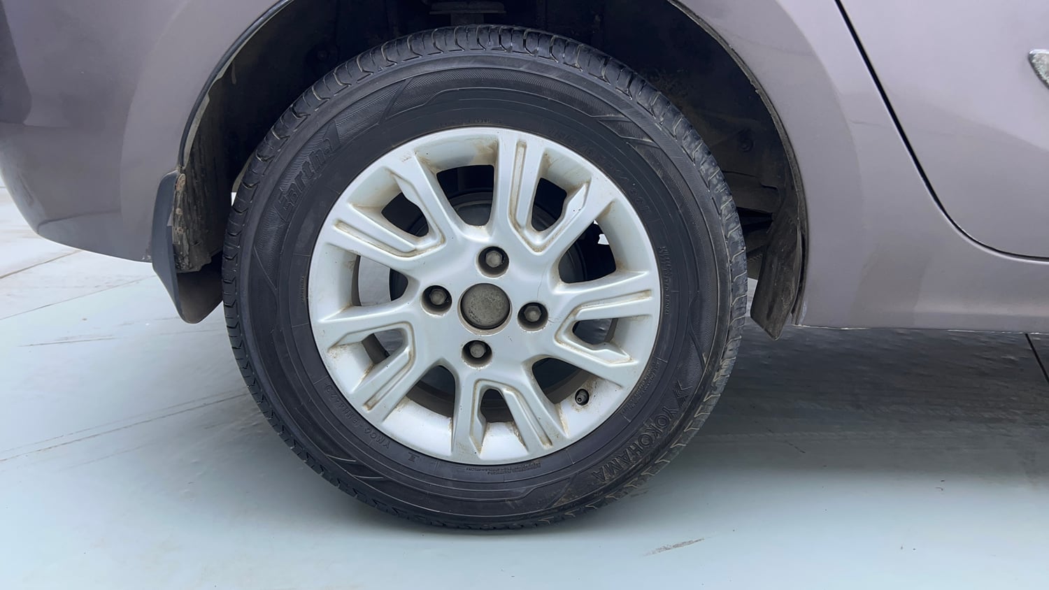 Used 2017 Tata Tigor Revotorq XZ Diesel Manual tyres RIGHT REAR TYRE RIM VIEW