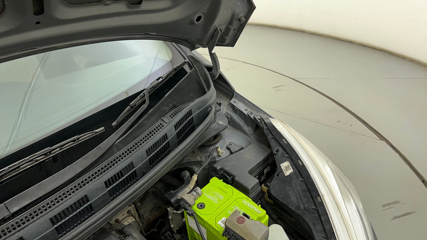 Used 2019 Hyundai Grand i10 Magna 1.2 Kappa VTVT Petrol Manual engine ENGINE LEFT SIDE HINGE & APRON VIEW