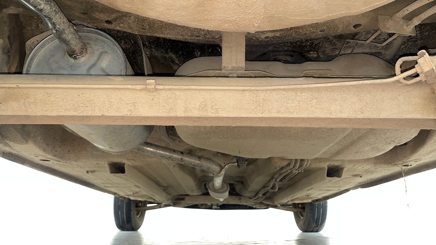 Used 2016 Datsun Redi-GO T (O) Petrol Manual extra REAR UNDERBODY VIEW (TAKEN FROM REAR)