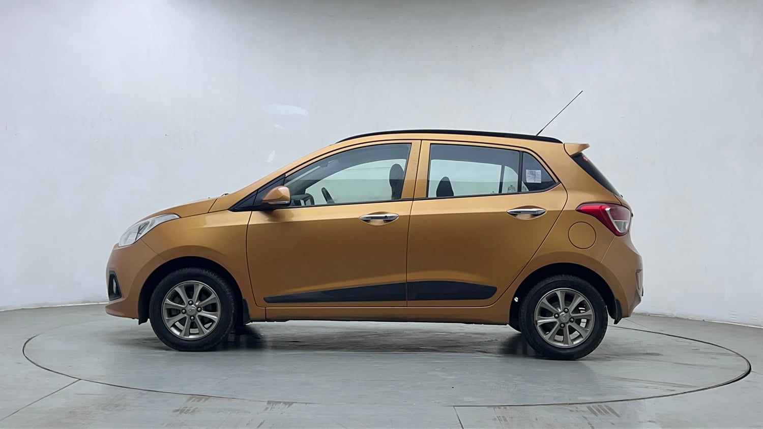 Used 2016 Hyundai Grand i10 Asta 1.2 Kappa VTVT Petrol Manual exterior LEFT SIDE VIEW