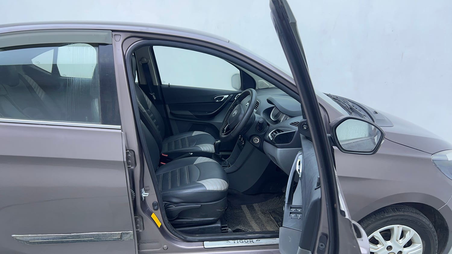 Used 2017 Tata Tigor Revotorq XZ Diesel Manual interior RIGHT SIDE FRONT DOOR CABIN VIEW