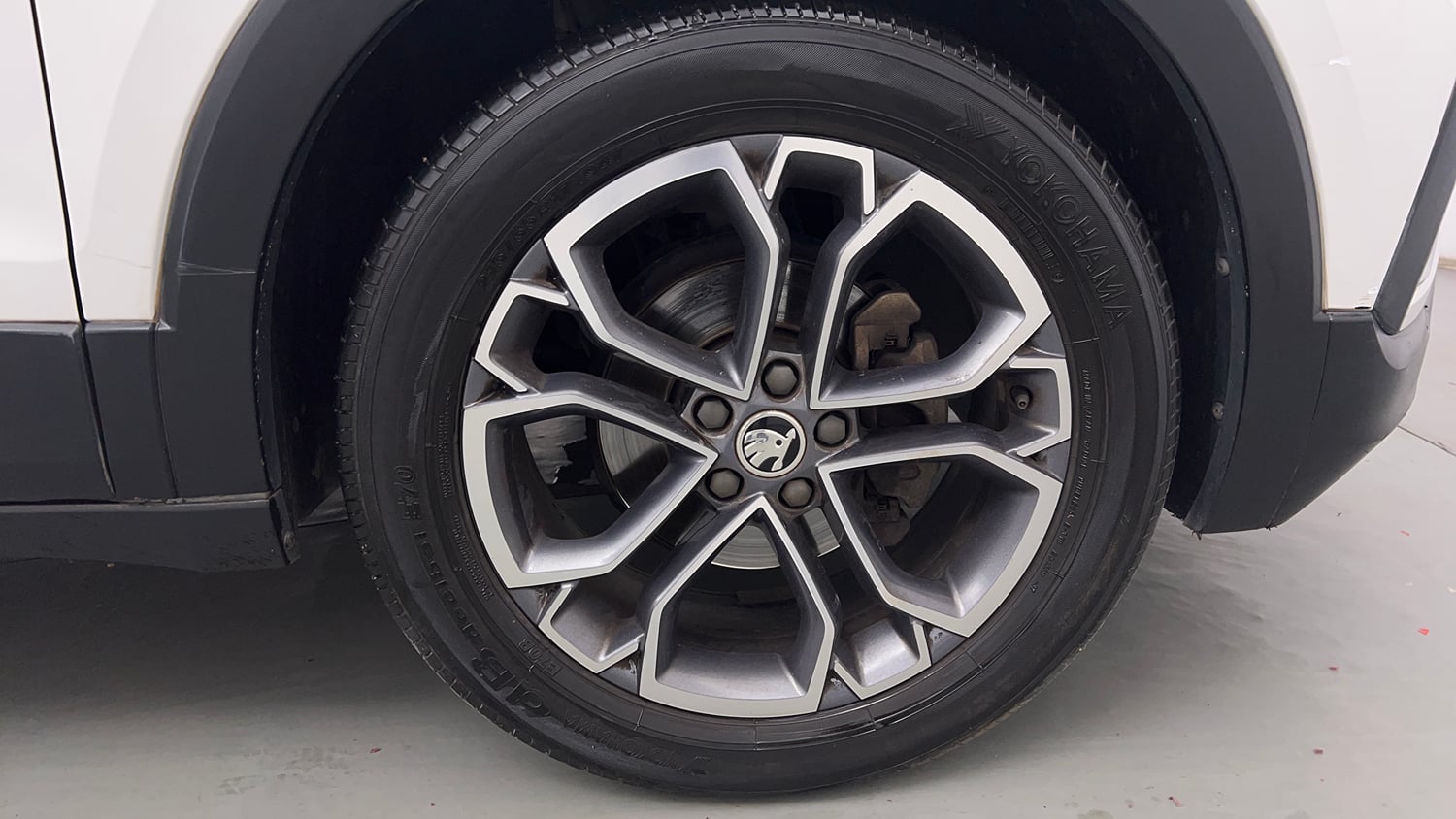 Used 2022 Skoda Kushaq Style 1.0L TSI AT Petrol Automatic tyres RIGHT FRONT TYRE RIM VIEW