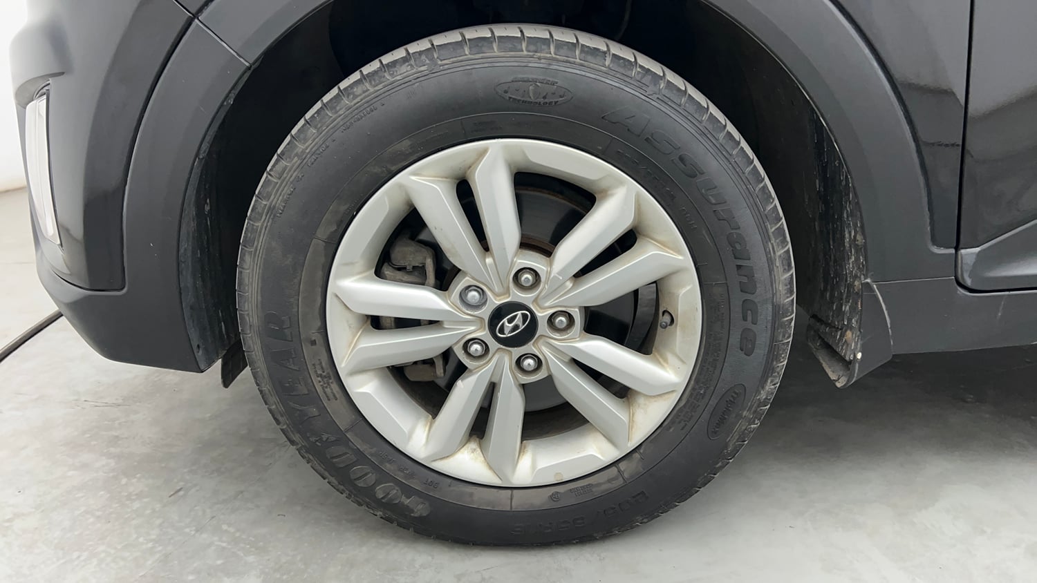 Used 2016 Hyundai Creta 1.6 SX Diesel Manual tyres LEFT FRONT TYRE RIM VIEW