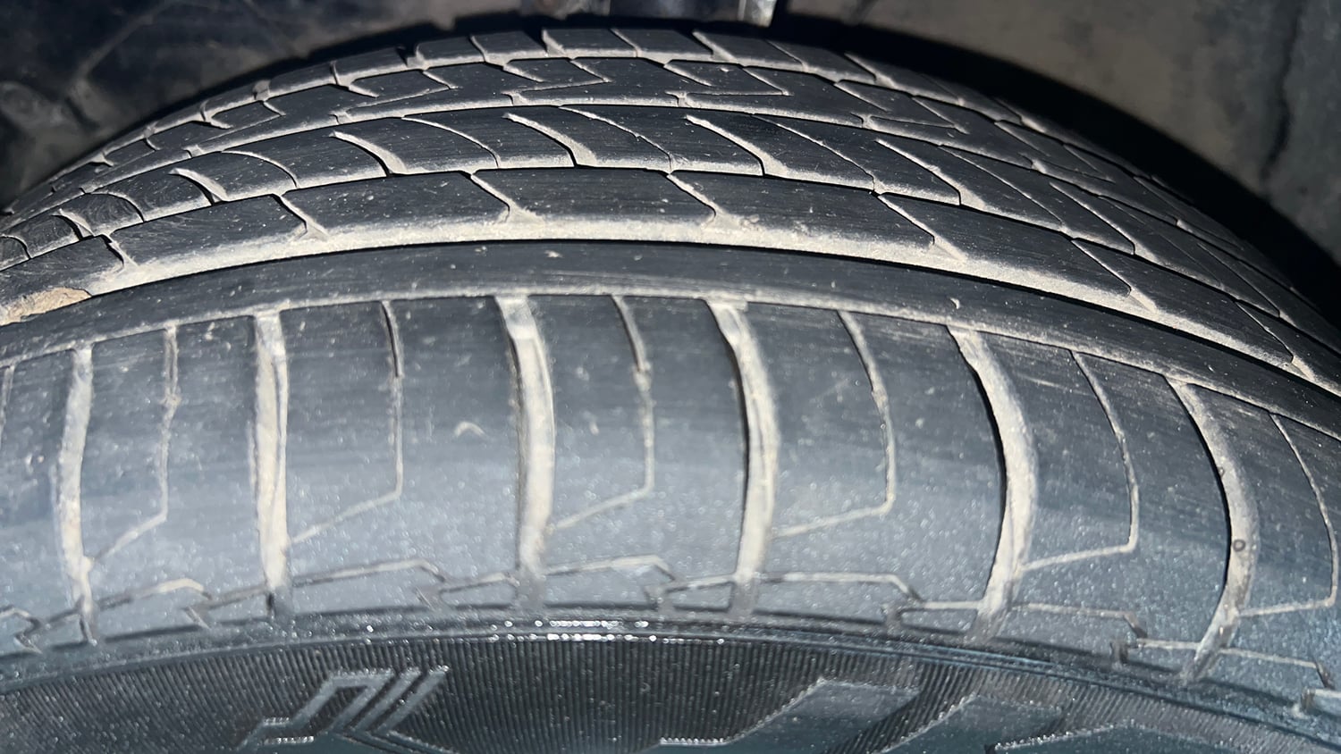 Used 2019 Maruti Suzuki Baleno Zeta Automatic Petrol Automatic tyres LEFT FRONT TYRE TREAD VIEW