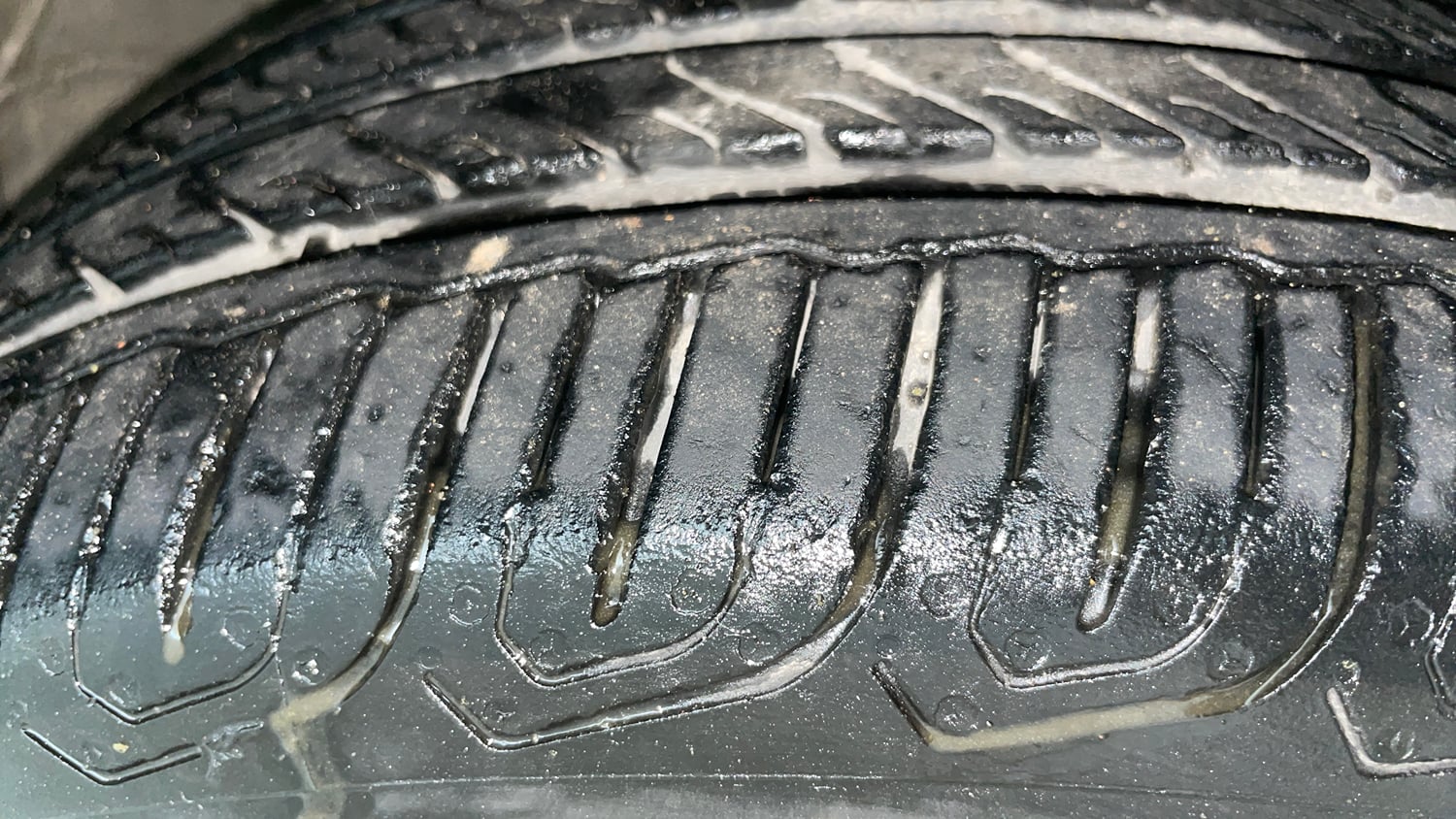 Used 2019 Skoda Rapid Ambition 1.6 MPI AT Petrol Automatic tyres RIGHT FRONT TYRE TREAD VIEW