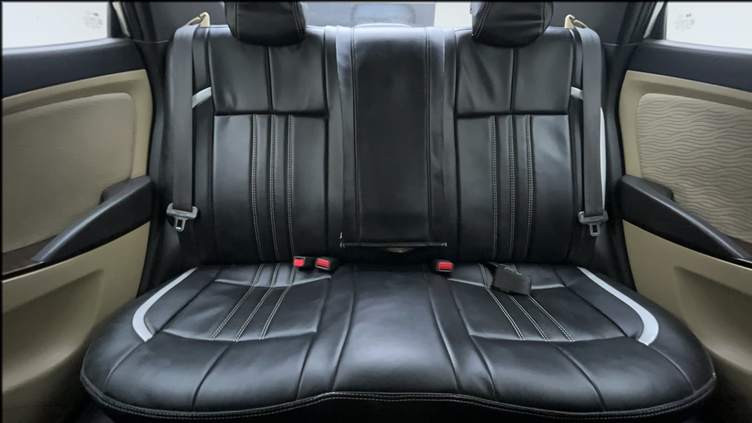 Used 2015 Hyundai Verna Fluidic 1.6 VTVT SX Petrol Manual interior REAR SEAT CONDITION VIEW