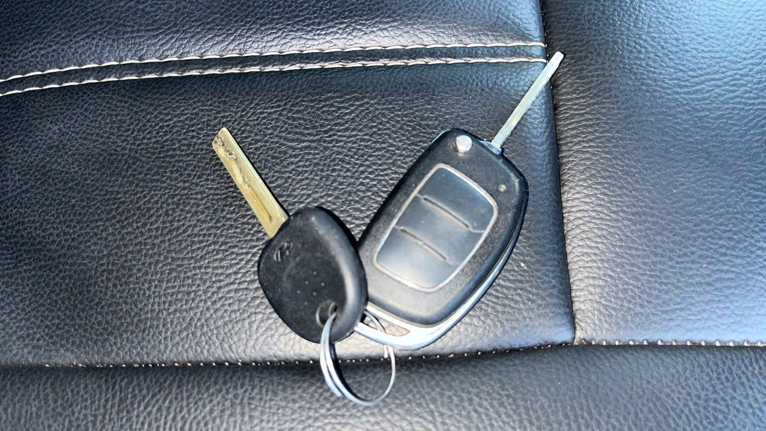 Used 2015 Hyundai Verna Fluidic 1.6 VTVT SX Petrol Manual extra CAR KEY VIEW