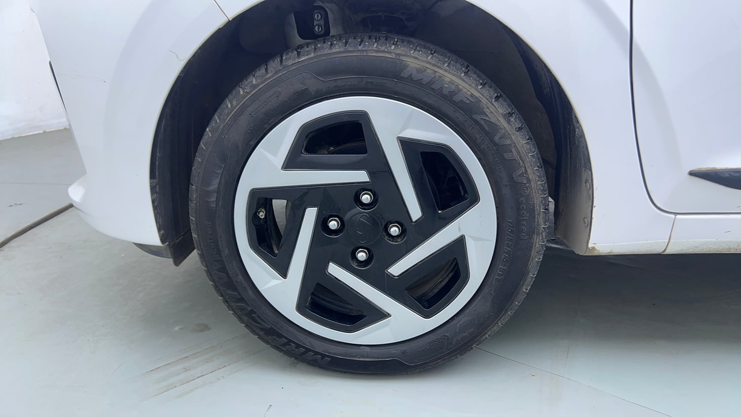 Used 2025 Hyundai Aura S 1.2 Petrol Petrol Manual tyres LEFT FRONT TYRE RIM VIEW