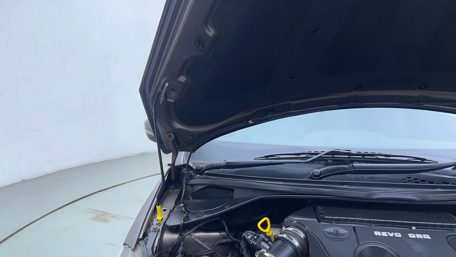 Used 2017 Tata Tigor Revotorq XZ Diesel Manual engine ENGINE RIGHT SIDE HINGE & APRON VIEW