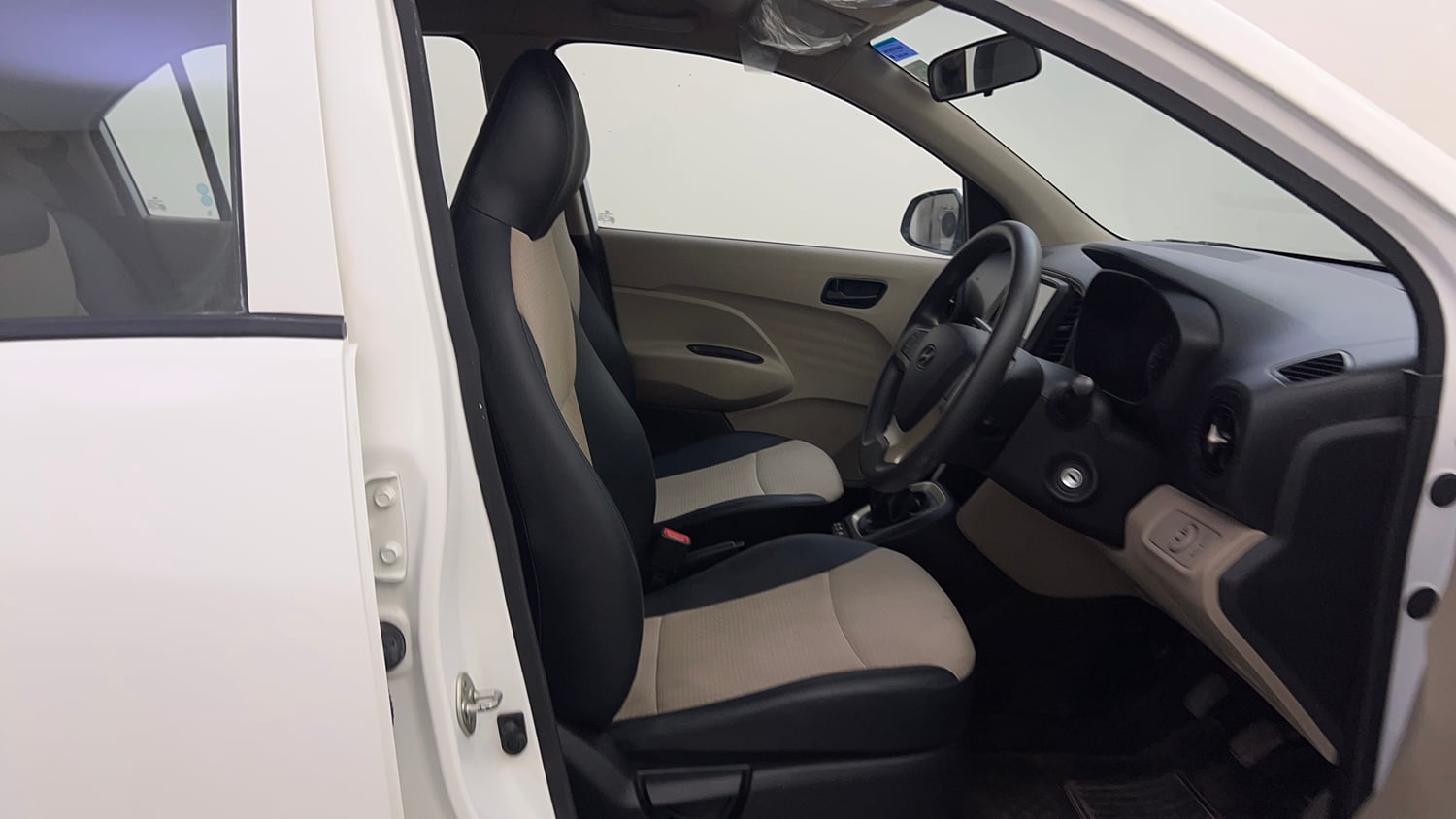 Used 2022 Hyundai Santro Sportz Petrol Manual interior RIGHT SIDE FRONT DOOR CABIN VIEW