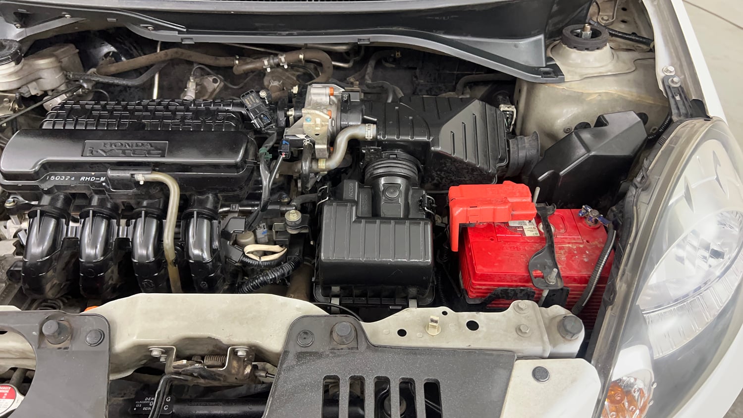 Used 2015 Honda Amaze 1.2 S i-VTEC Petrol Manual engine ENGINE LEFT SIDE VIEW