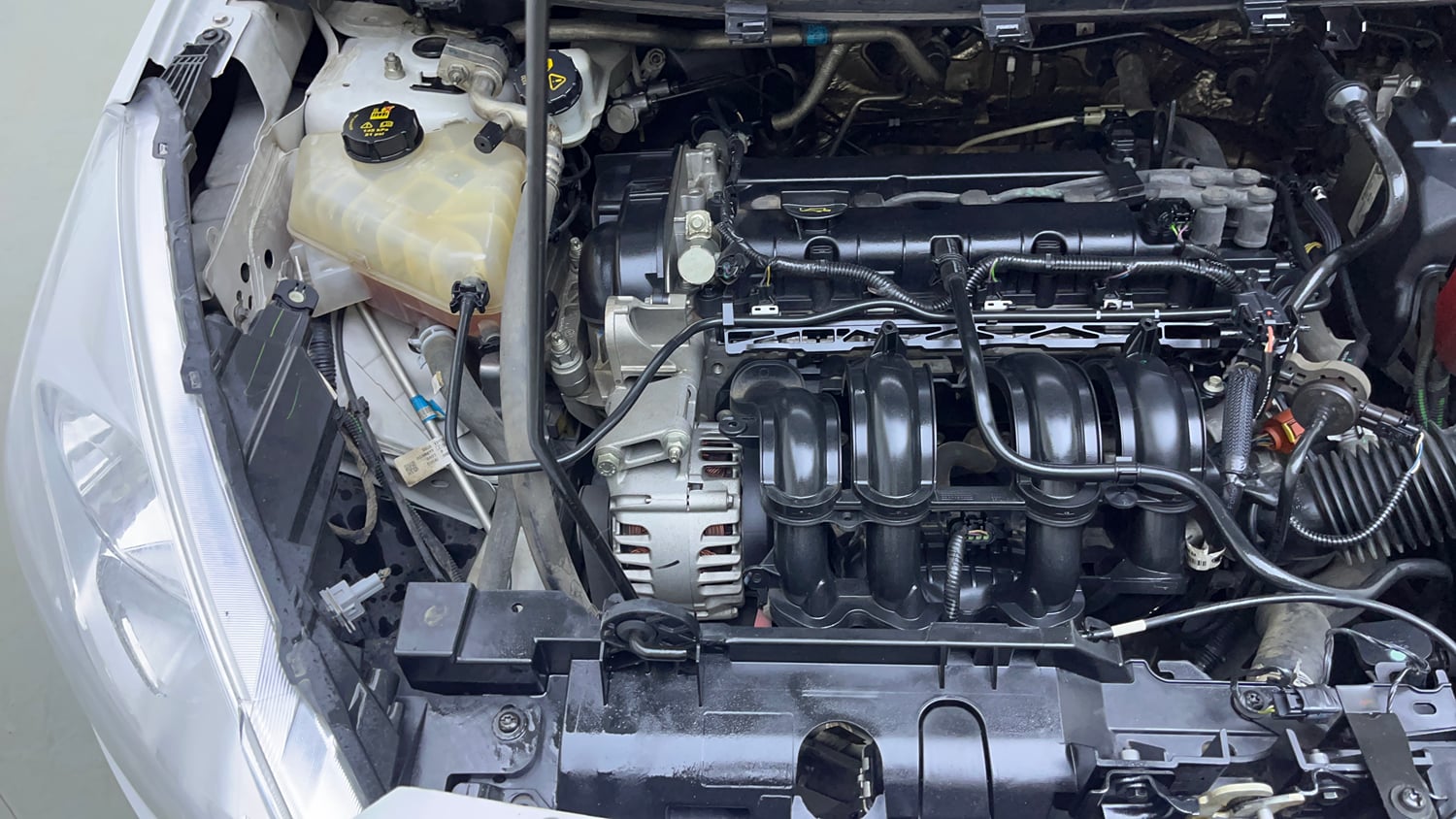 Used 2017 Ford Figo Aspire Titanium 1.2 Ti-VCT Petrol Manual engine ENGINE RIGHT SIDE VIEW