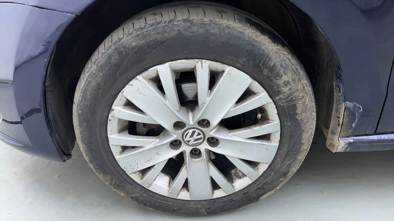 Used 2015 Volkswagen Vento Highline Diesel Diesel Manual tyres LEFT FRONT TYRE RIM VIEW