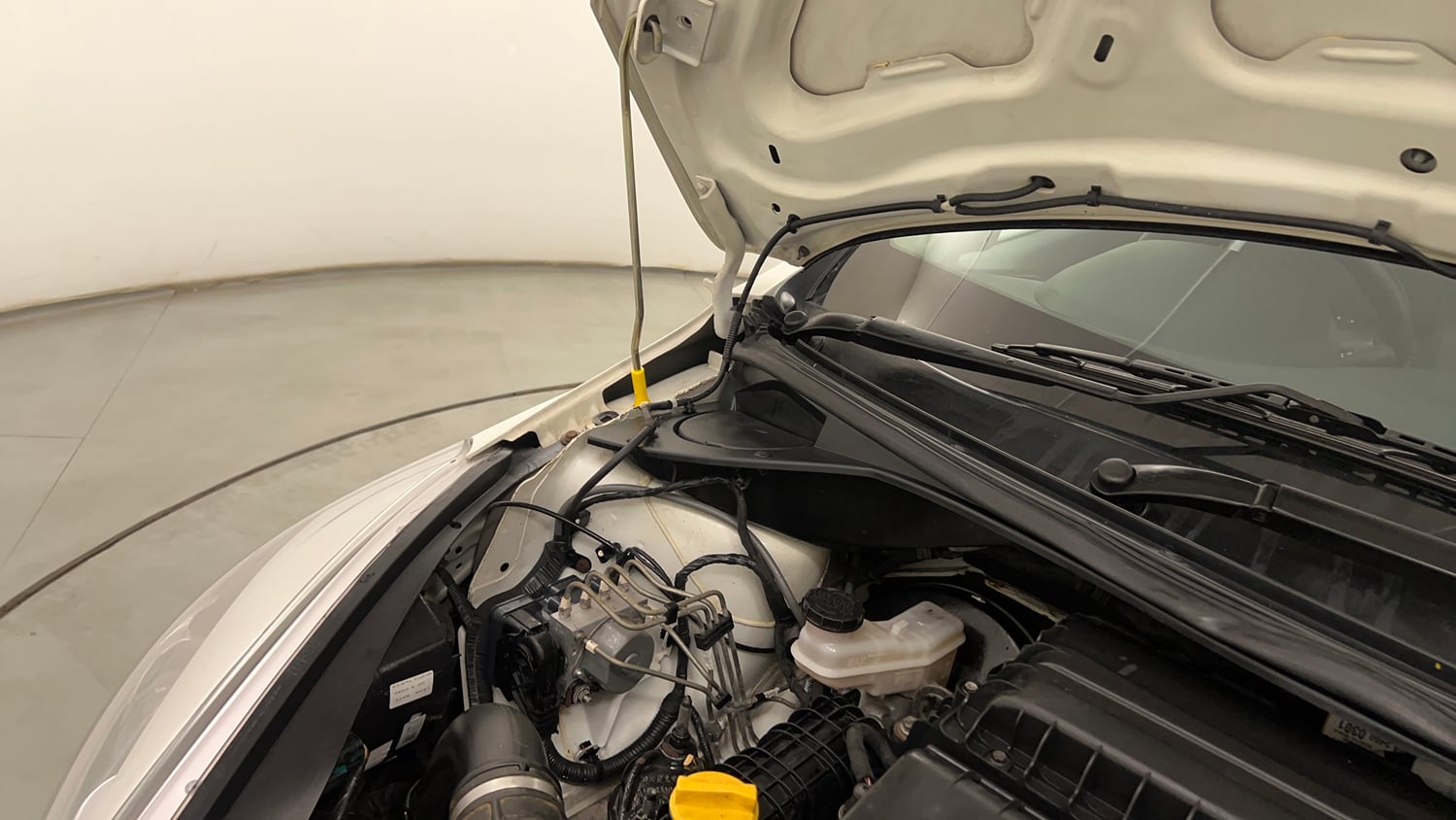 Used 2018 Tata Tiago Revotron XZ Petrol Manual engine ENGINE RIGHT SIDE HINGE & APRON VIEW